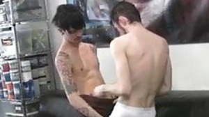 Inked amateur twink is impaling his lover probe