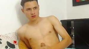 45min webcam show of young hairfree latino twink