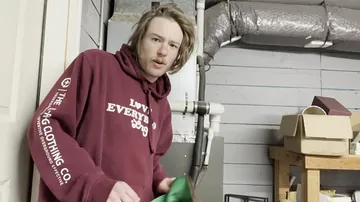 Yoursexyboi9 gets a rough shake-up from a big dick
