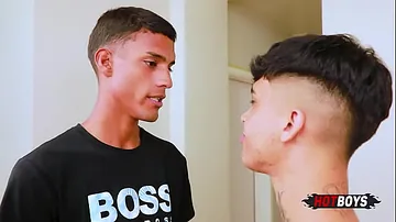 See Kaik Kavalo's super-steamy delivery dude get