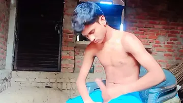 Salman Jok joins latrine an Indian Gfe with an