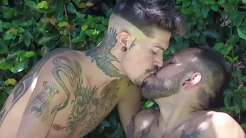 Unexperienced tatted brazilian guy barebacked by