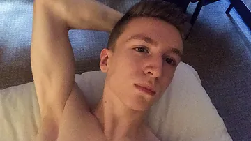 Rump Have Fun & Spunk On His Six Pack - Alexander