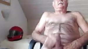 Old man cums on cam 32