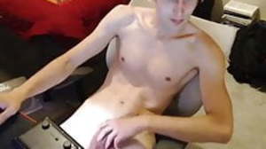 Cute Skinny Twink Webcam Showing